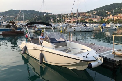 Rental Motorboat QUICKSILVER 675 open Vernazza