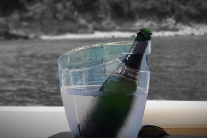 Hire Motorboat Cranchi Zaffiro 32 Puntone