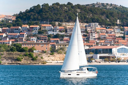 Miete Segelboot Bénéteau Oceanis 38 - 3 cab. Šibenik