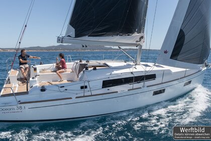 Rental Sailboat Bénéteau Oceanis 38.1 - 2 cab. Rogoznica