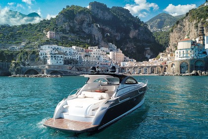 Charter Motorboat Rizzardi 48in Capri