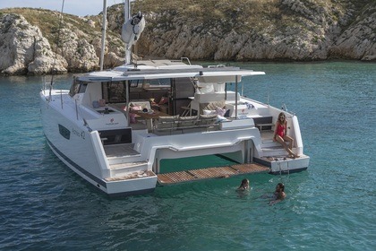 Hire Catamaran Fountaine Pajot Fountaine Pajot Astrea 42 - 3 + 1 cab. Marseille
