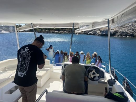 Rhodes Motor Yacht Leopard 43 PC alt tag text