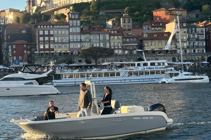 Rental Motorboat Invictus HX 200 Porto