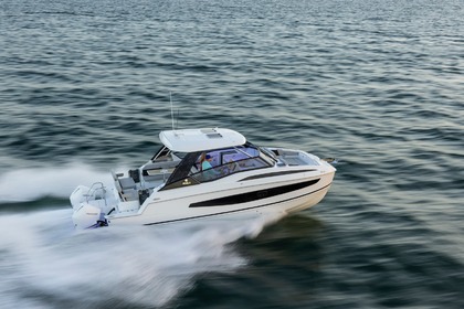 Hire Motorboat  Aquila 32 Sport Cannigione