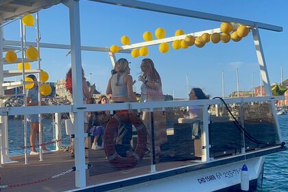 Hire Catamaran mogaro ponton Gijón