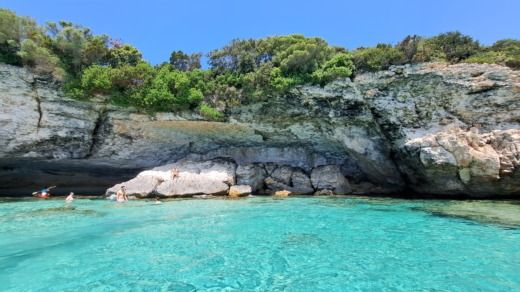 Toulon Sailboat Dufour 412 alt tag text