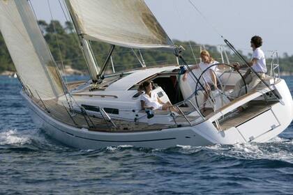 Rental Sailboat Dufour Yachts Dufour 34 - 3 cab. La Rochelle