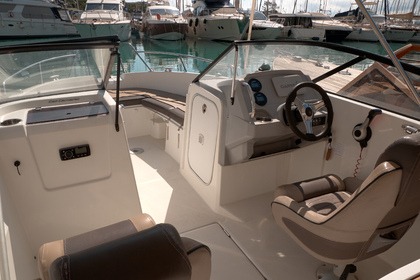 Location Bateau à moteur Jeanneau Cap Camarat 6.5 Br Villeneuve-Loubet