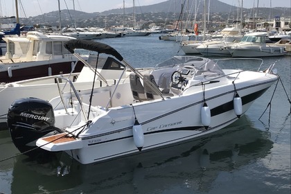 Verhuur Motorboot JEANNEAU Cap Camarat 7,5 WA Sainte-Maxime