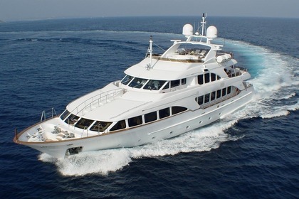 Noleggio Yacht a motore M/Y Benetti 120 Atene