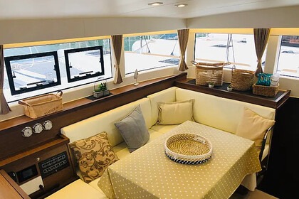 Hire Catamaran  Lagoon 40 Capo d'Orlando