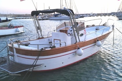 Rental Motorboat Cantiere Mileo Leucasia 28 Marina di Leuca