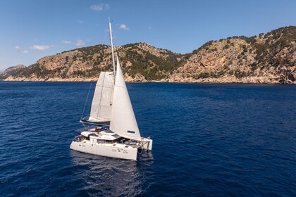 Charter Catamaran Lagoon 450F Mallorca