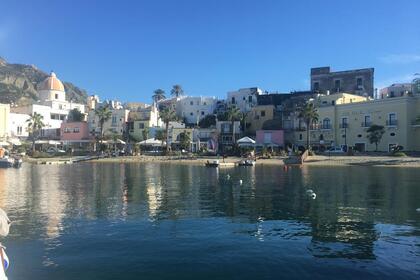 Noleggio Barca senza patente  Gozzo Ischitano Forio