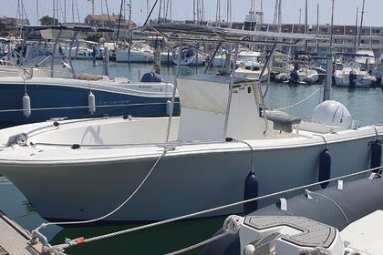 Hire Motorboat Uniquest Open 600 Carnon