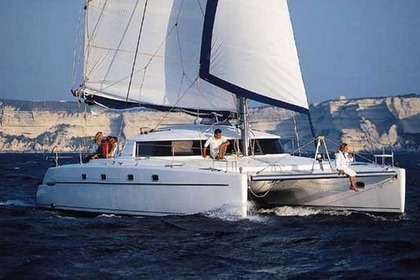 Charter Catamaran FOUNTAINE PAJOT 43 Lefkada