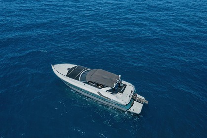 Hire Motorboat Pershing 4547 Barcelona