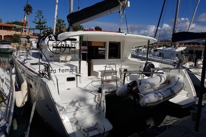 Hire Catamaran LAGOON 400 S2 Furnari