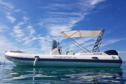 Hire RIB Capelli Tempest 700 Hyères