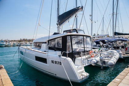 Rental Catamaran LAGOON 40 Salerno
