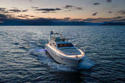 Location Yacht à moteur Ferretti 620 Égine