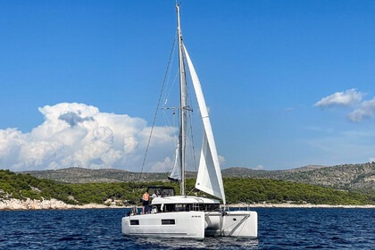 Rental Catamaran  Lagoon 40 Primošten