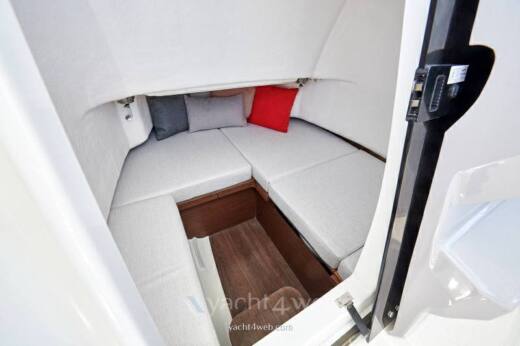 Motorboat Jeanneau Cap Camarat 7.5 CC série 3 boat plan