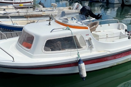 Charter Motorboat Ostroda Yacht Polo MC Tréboul