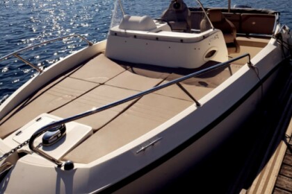 Hire Motorboat Quicksilver Activ 605 Sundeck Marseille