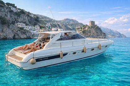 Noleggio Barca a motore Gianetti 45 Sport Amalfi