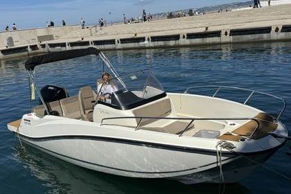 Rental Motorboat QUICKSILVER QUICKSILVER 675 Marseille
