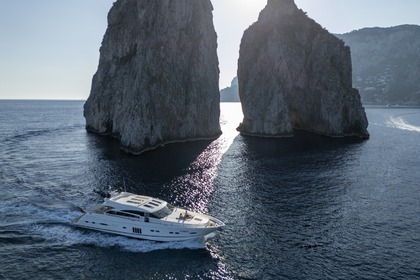 Noleggio Yacht a motore Princess 81 Positano
