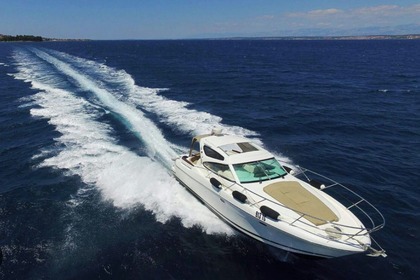 Charter Motorboat Jeanneau Prestige 34 Torrevieja