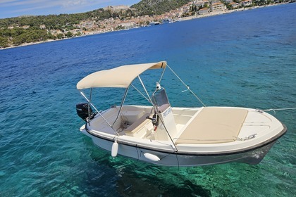 Hire Motorboat Betina 500 Open Hvar
