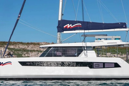 Rental Catamaran  Moorings 4200/3/3 Placencia