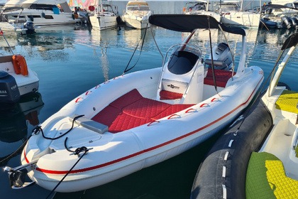 Hire Motorboat ALTAMAREA ALTAMAREA 23 Saint-Raphaël