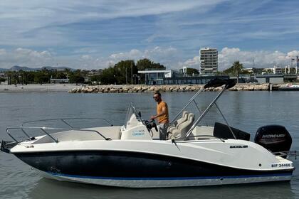 Hire Motorboat Quicksilver Activ 605 Sundeck St-Laurent-du-Var