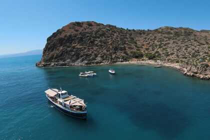 Hyra båt Motorbåt Custom made Custom Chania