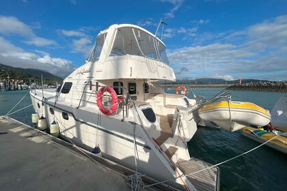 Hire Catamaran BOSTON WHALER Conquest 44 Whitsunday Islands