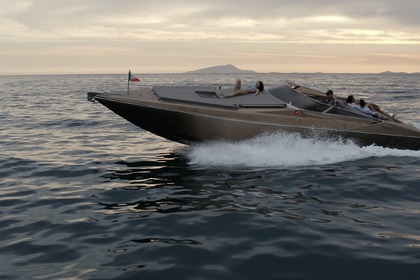 Charter Motorboat Benetti Tecnomar 37 Praiano