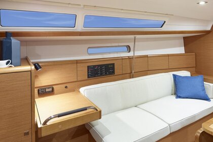 Charter Sailboat  Sunsail 38 Dubrovnik