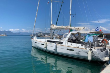 Hire Sailboat Beneteau Oceanis 45 Corfu