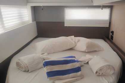 Noleggio Catamarano Robertson & Caine Leopard 45 Procida