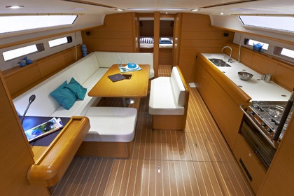 Hire Sailboat  Sunsail 47 Road Town