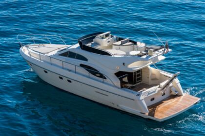 Noleggio Barca a motore FERRETTI 430 Fly Spalato
