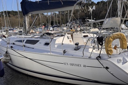 Hire Sailboat Jeanneau SUN ODYSSEY 40 Quiberon