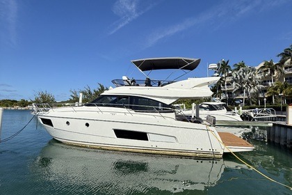 Hire Motorboat Bavaria VIRTESS 420 FLY Turks and Caicos Islands