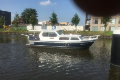 Charter Motorboat Hooveld 860 peugot diesel 60 pk Hooveld Nieuwe Niedorp