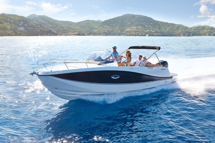 Location Bateau à moteur Quicksilver Activ 755 Sundeck Fréjus